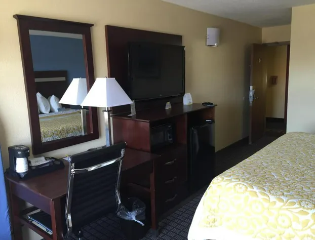 Days Inn by Wyndham New Haven hotel detail image 3