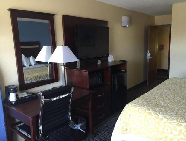 Days Inn by Wyndham New Haven hotel detail image 3
