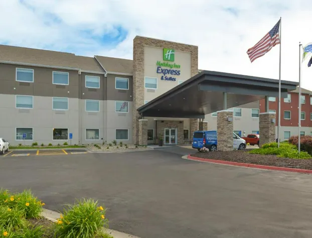 Holiday Inn Express & Suites Omaha - 120th and Maple by IHG hotel detail image 1