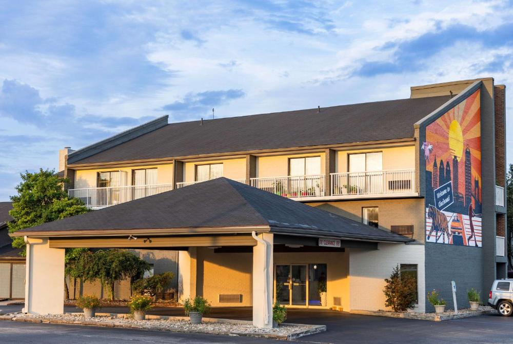 Days Inn by Wyndham Cincinnati East hotel hero