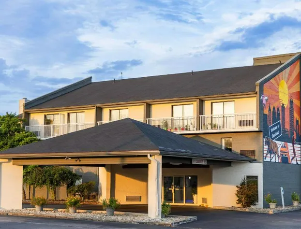 Days Inn by Wyndham Cincinnati East hotel detail image 1