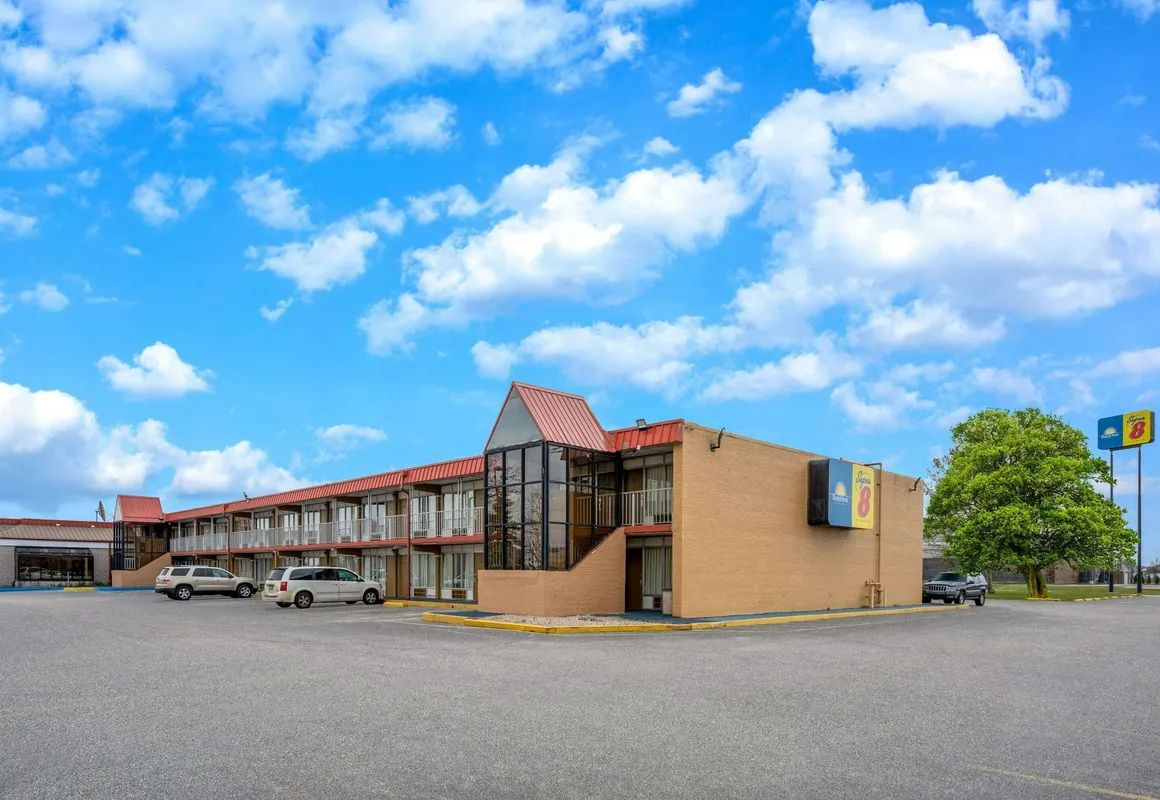 Super 8 by Wyndham Perrysburg/Toledo hotel hero