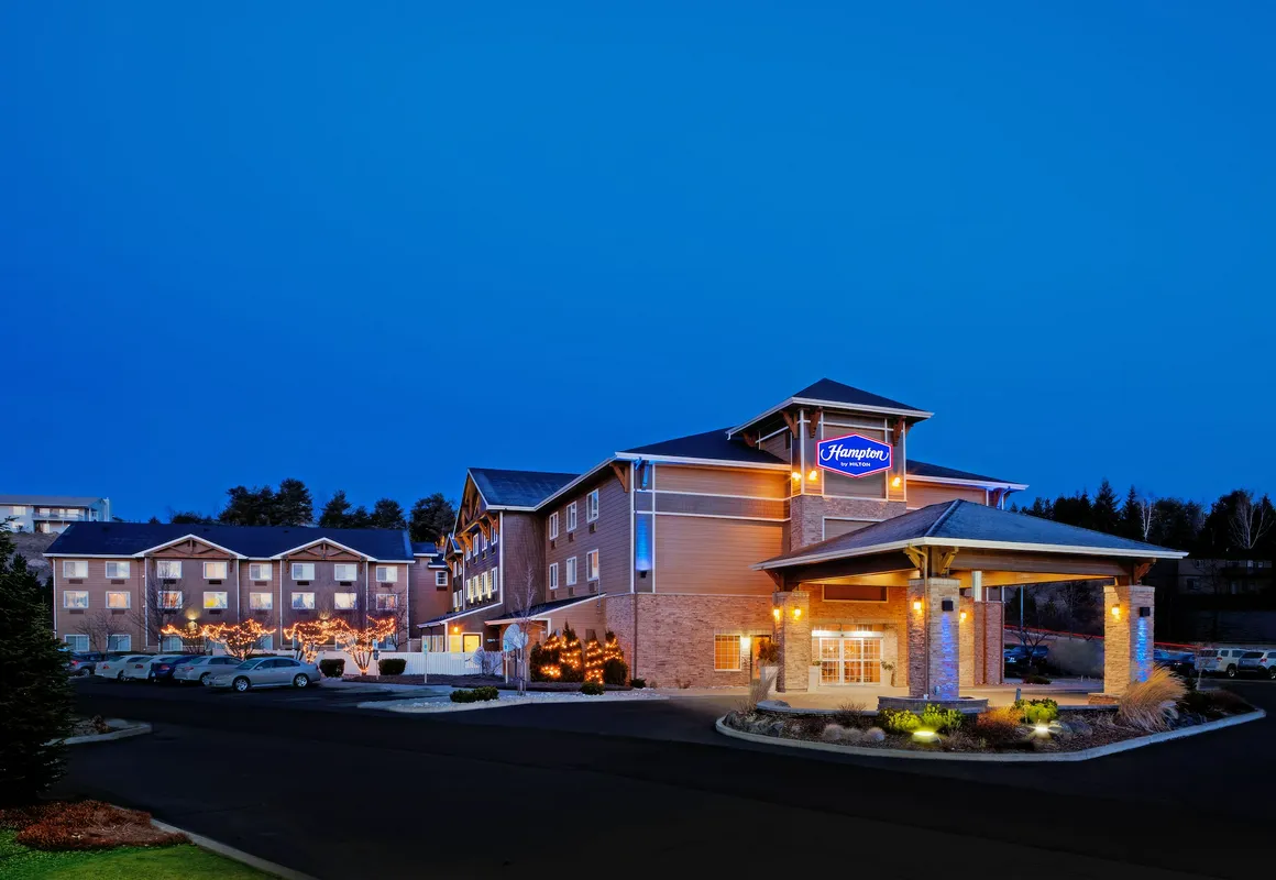 Holiday Inn Express & Suites Pullman hotel hero