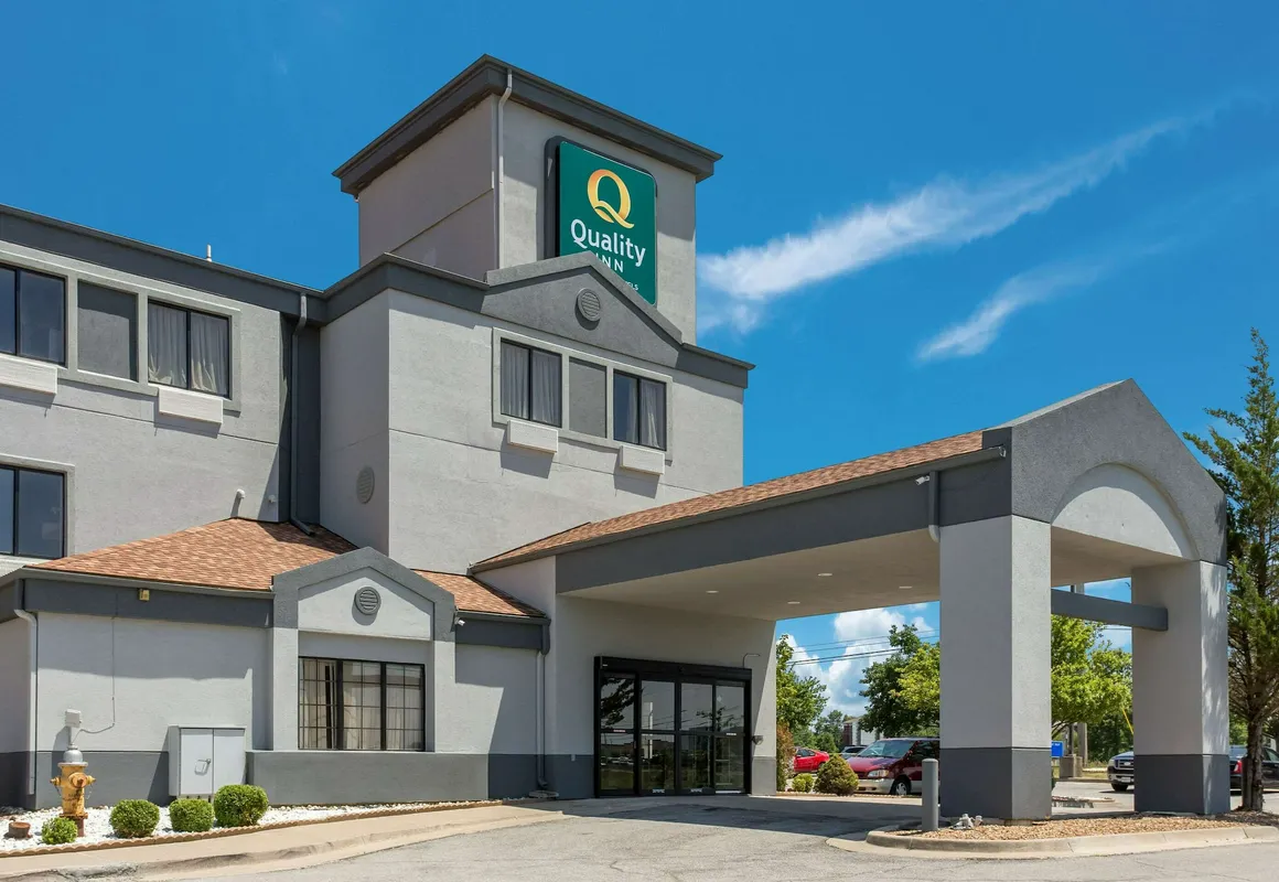 Quality Inn Lees Summit - Kansas City hotel hero