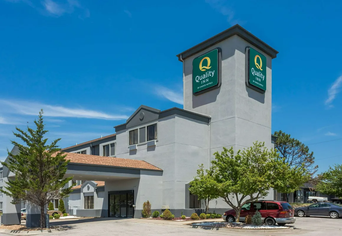 Quality Inn Lees Summit - Kansas City hotel hero