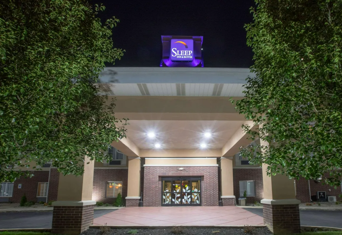 Sleep Inn & Suites hotel hero