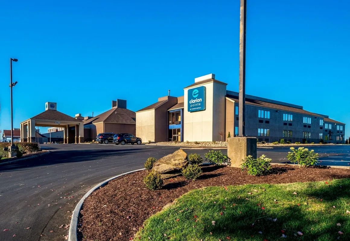Clarion Pointe Harrisonburg hotel hero