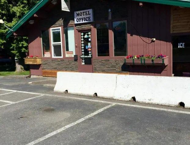 Copper River Motel hotel detail image 4