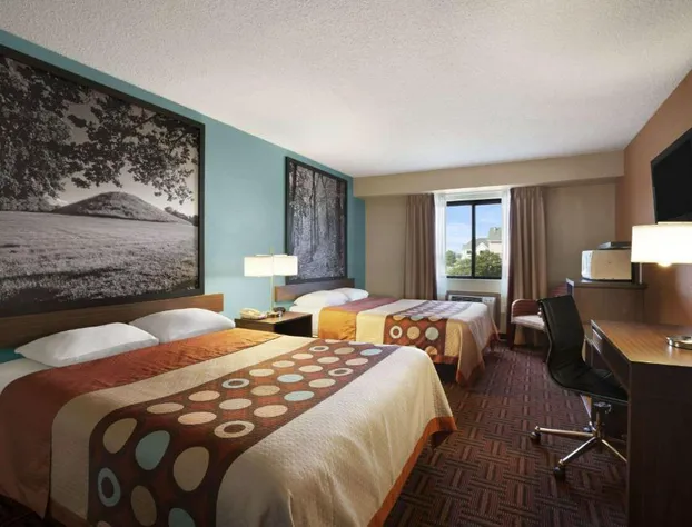 Super 8 by Wyndham Collinsville St. Louis hotel detail image 2