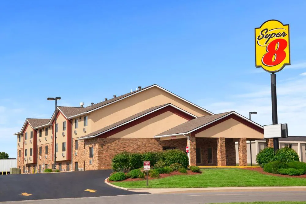Super 8 by Wyndham Collinsville St. Louis hotel hero