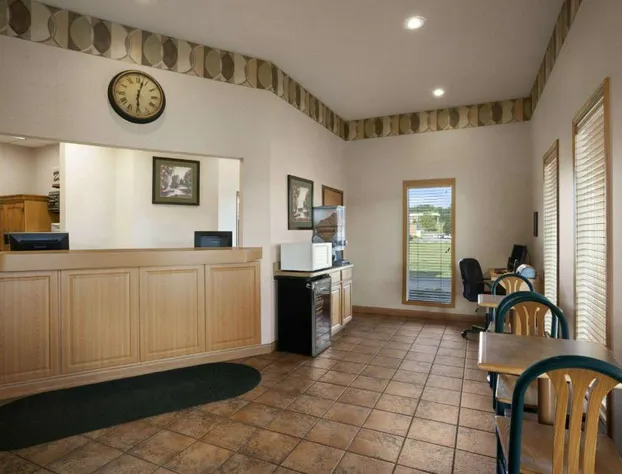 Super 8 by Wyndham Collinsville St. Louis hotel detail image 1