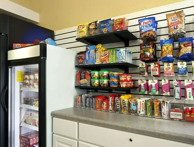 Super 8 by Wyndham Salem hotel detail image 3