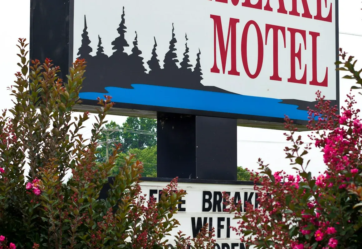 Timberlake Motel hotel hero