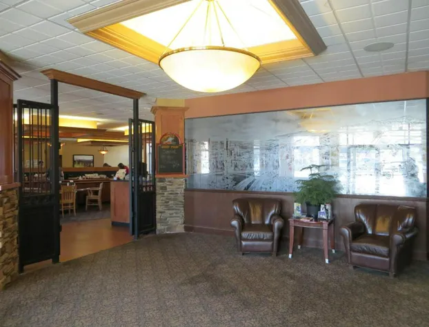 Athabasca Valley Inn & Suites hotel detail image 2