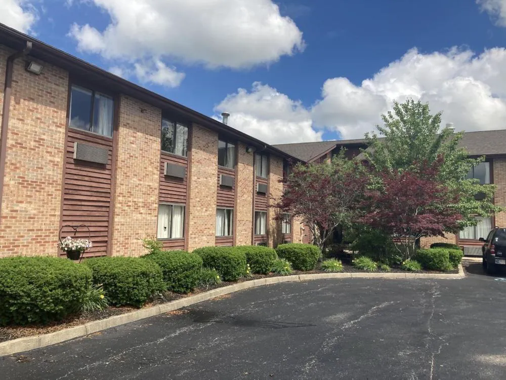 Royal Inn Suites hotel hero