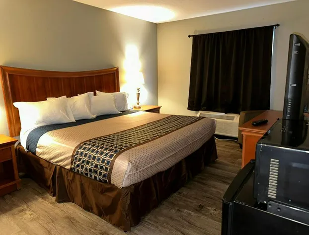 Royal Inn Suites hotel detail image 3