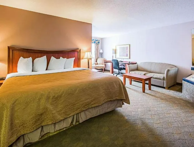 Royal Inn Suites hotel detail image 4