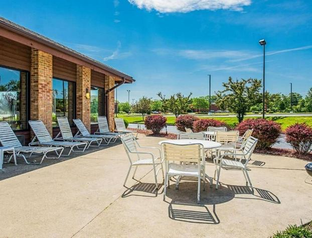 Royal Inn Suites hotel detail image 1