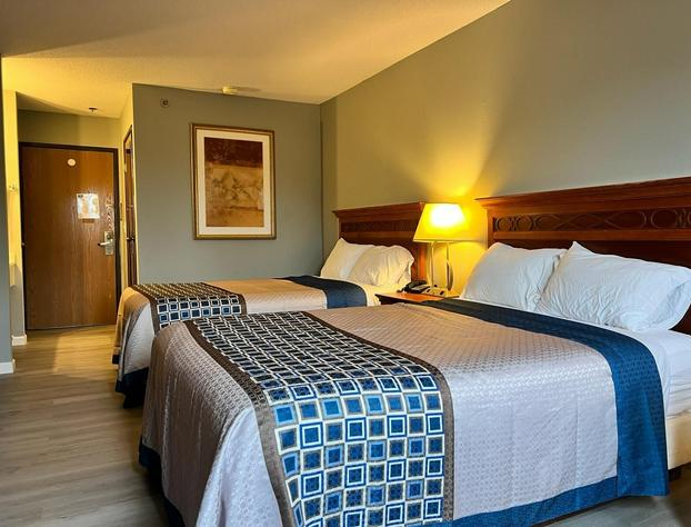 Royal Inn Suites hotel detail image 4
