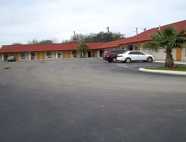 Luxury Inn and Suites Seaworld Lackland hotel detail image 1