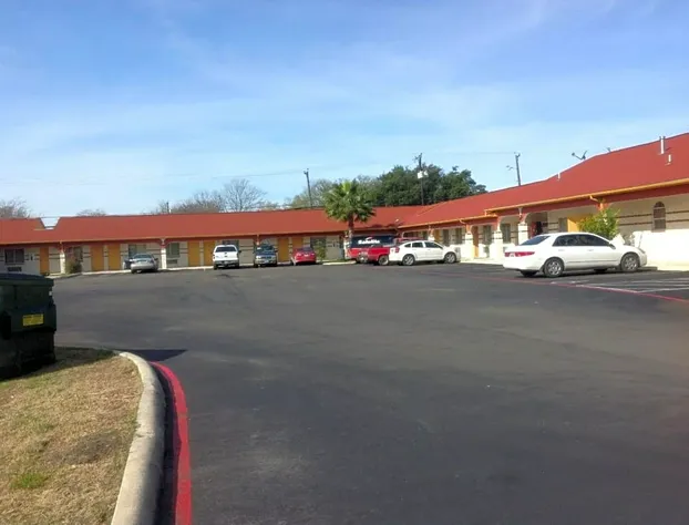 Luxury Inn and Suites Seaworld Lackland hotel detail image 2