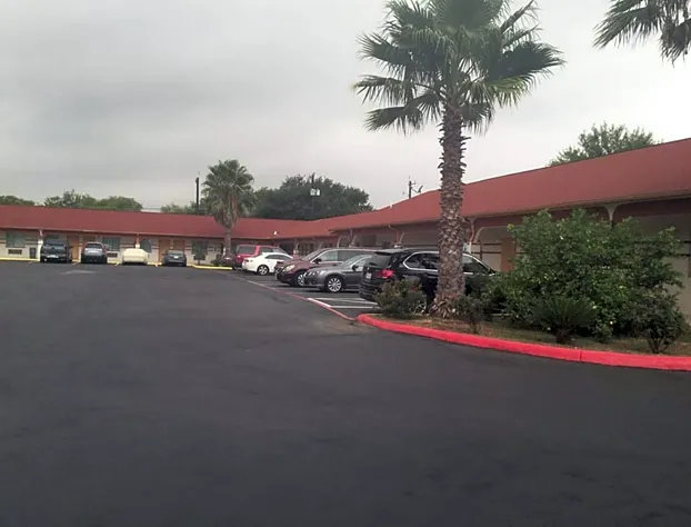 Luxury Inn and Suites Seaworld Lackland hotel detail image 4