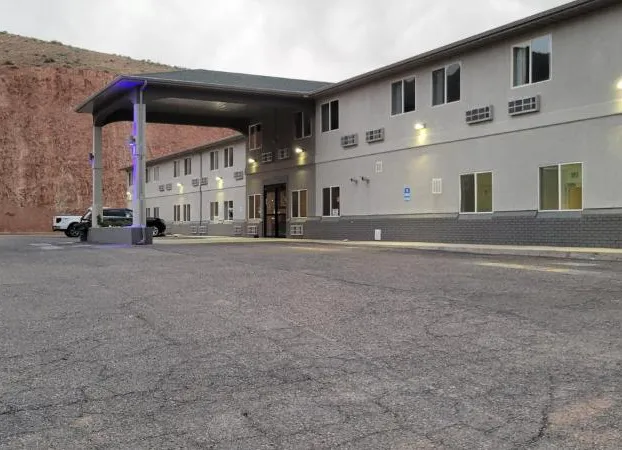 Quality Inn & Suites Salina National Forest Area hotel detail image 1