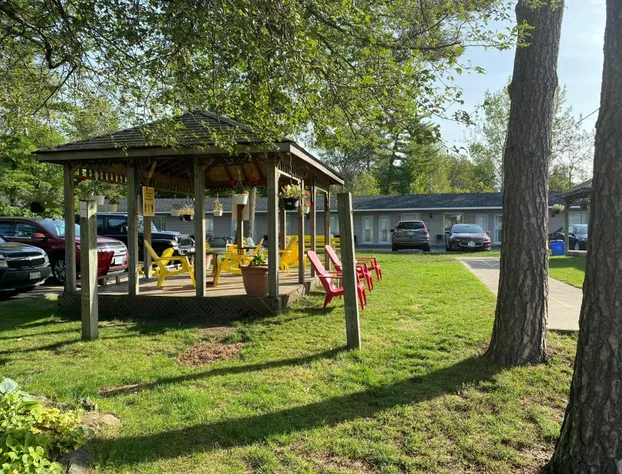 Wasaga Beach Inn And Cottages hotel detail image 2