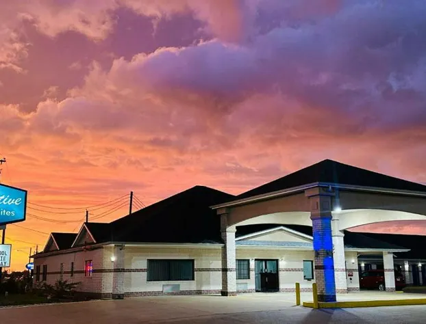 The Executive Inn & Suites hotel detail image 3