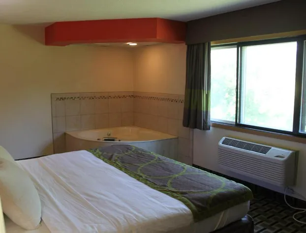 AmericInn by Wyndham West Burlington hotel detail image 3