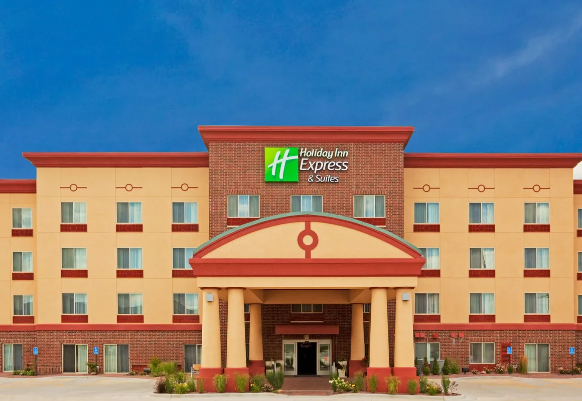 Holiday Inn Express & Suites Winona by IHG hotel hero