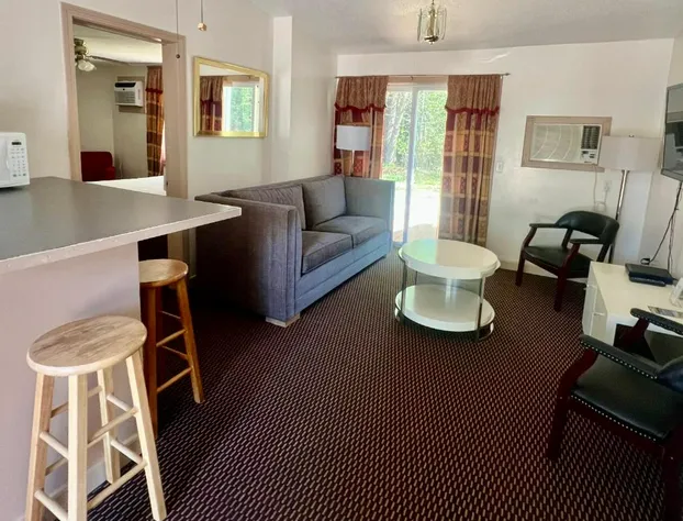 Saco River Motor Lodge & Suites hotel detail image 3