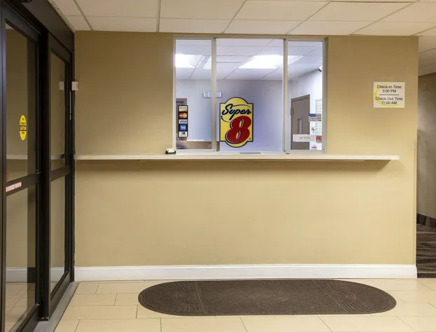 Super 8 by Wyndham St Charles hotel detail image 1