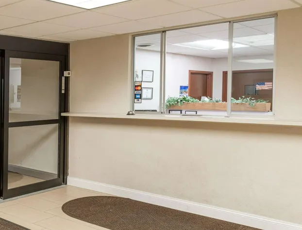 Super 8 by Wyndham St Charles hotel detail image 4