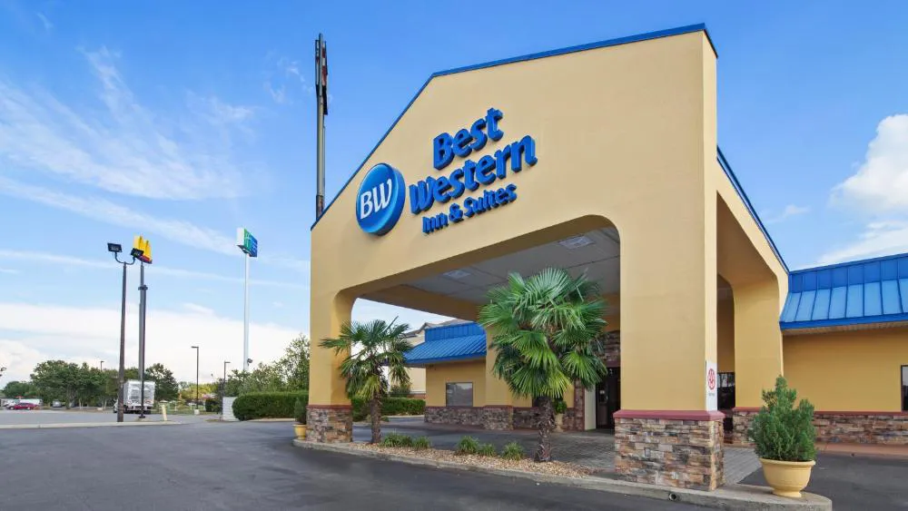 Best Western Inn & Suites hotel hero