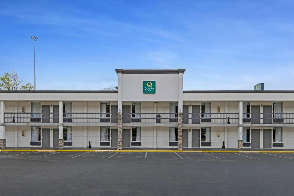 Quality Inn Dalton East hotel hero