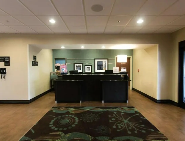 Hampton Inn & Suites Middlebury hotel detail image 3