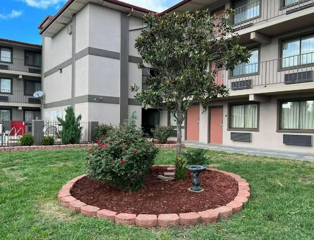 Days Inn & Suites by Wyndham Springfield on I-44 hotel detail image 3