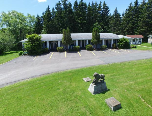 The Lionstone Inn Motel and Cottages hotel detail image 1