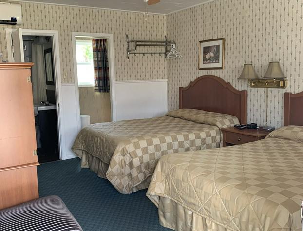 The Lionstone Inn Motel and Cottages hotel detail image 4
