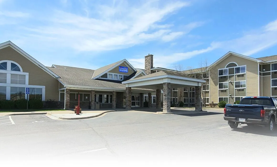 AmeriVu Inn & Suites - Waconia hotel hero