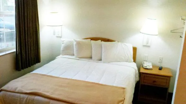 Americas Best Value Inn & Suites Winnie hotel detail image 3