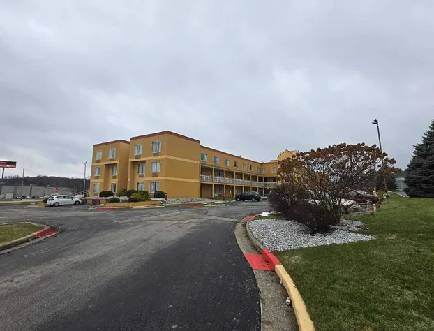 Copley Inn & Suites By OYO Akron OH hotel detail image 4