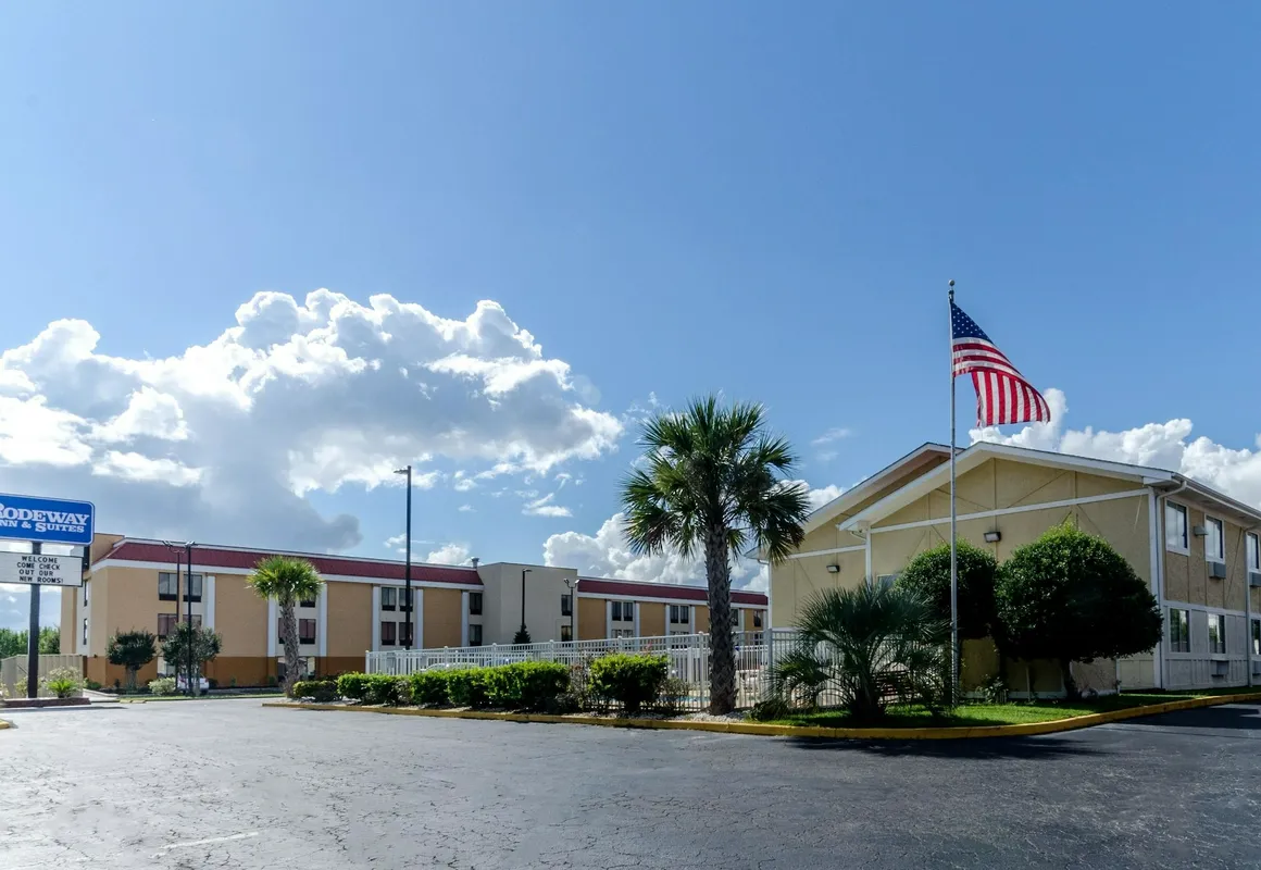 Rodeway Inn & Suites Jacksonville near Camp Lejeune hotel hero