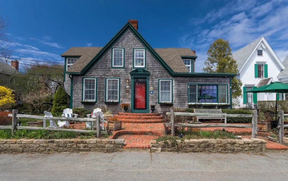 Snug Cottage hotel hero