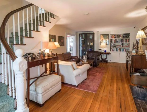 Snug Cottage hotel detail image 3