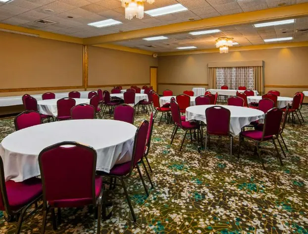 Best Western Woodhaven Inn hotel detail image 2