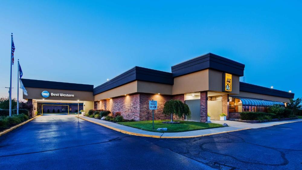 Best Western Woodhaven Inn hotel hero