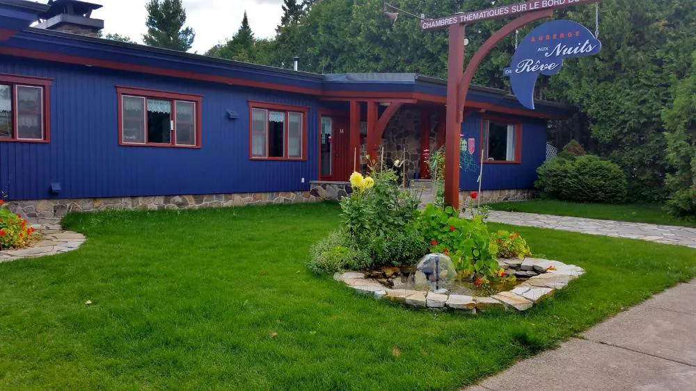 Auberge Aux Nuits de Rêve hotel hero