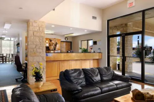 Days Inn & Suites by Wyndham Llano hotel detail image 1